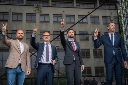Ranny brifing V opozicii sa rysuje dohoda o spajani Smeru skodi aj rodinkarstvo