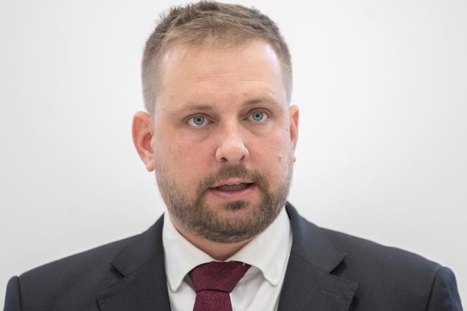 Sasko sa ospravedlnuje za svoj vyrok o klimach Do statnych nemocnic chce nainstalovat 250 kusov