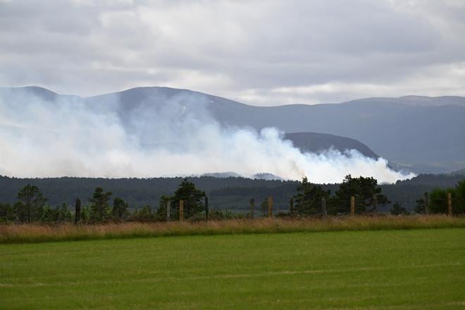 Skotsko vyhlasilo mimoriadnu udalost kvoli rozsiahlemu lesnemu poziaru v narodnom parku Cairngorms