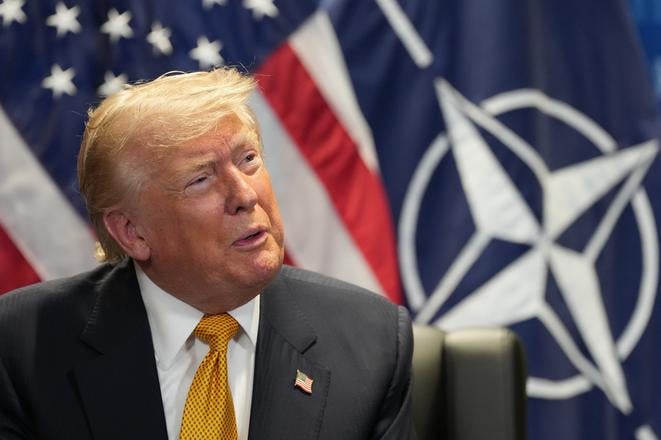 demokraticki senatori ziadaju o preskumanie praktik trumpovej siete truth social