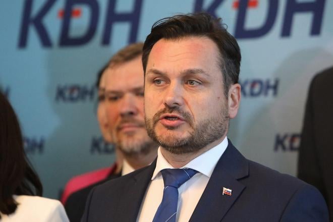 opozycne kdh vyzyva vladu aby zorganizovala spolocnu sutaz pre vsetky nove nemocnice