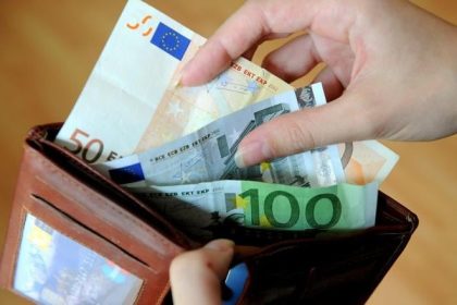 sadzby ECB mozu podla analytikov v septembri vzrast hypoteky nebudu lacnejsie