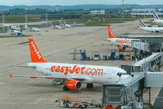 Britske aeroliniu EasyJet prevezme americka investicna spolocnost Apollo