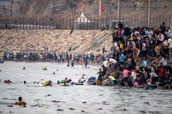 Do Ceuty prislo 72 tisic migrantov vacsina sa vratila do Maroka