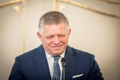 Fico v svislosti s poiarom ponkol pomoc chorvtskemu premirovi
