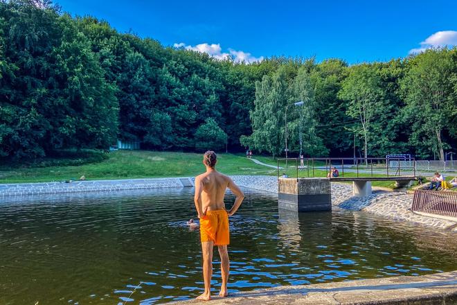 Kde sa da kupat v okoli Bratislavy Na niektorych jazerach sa plati 5 eur za vstup ine su zadarmo