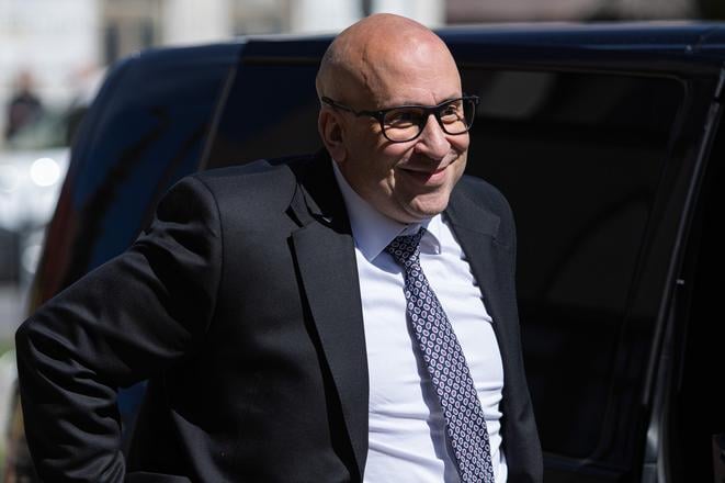 Minister Raz a zeleznice podpsali zmluvu o dokumentacii obnovy Hlavnej stanice v Bratislave