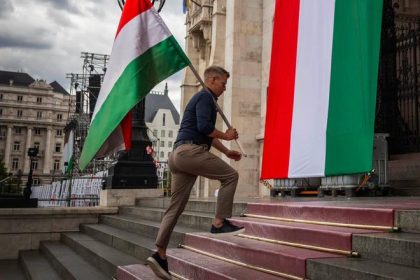 ako to vyzer ke oligarchovia zacn vraca peniaze ttu zatial v madarsku