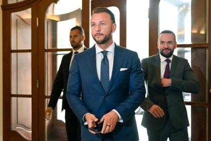 utajove Estokove radary udajne pochadza z Cypru ale vyrobca ma slovenske spojenie Technicky su takmer identicke s ruskymi