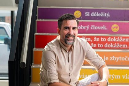 ziaci doma intenzivne pracuju s umelou inteligenciou v skole ju vyuzivaju minimalne