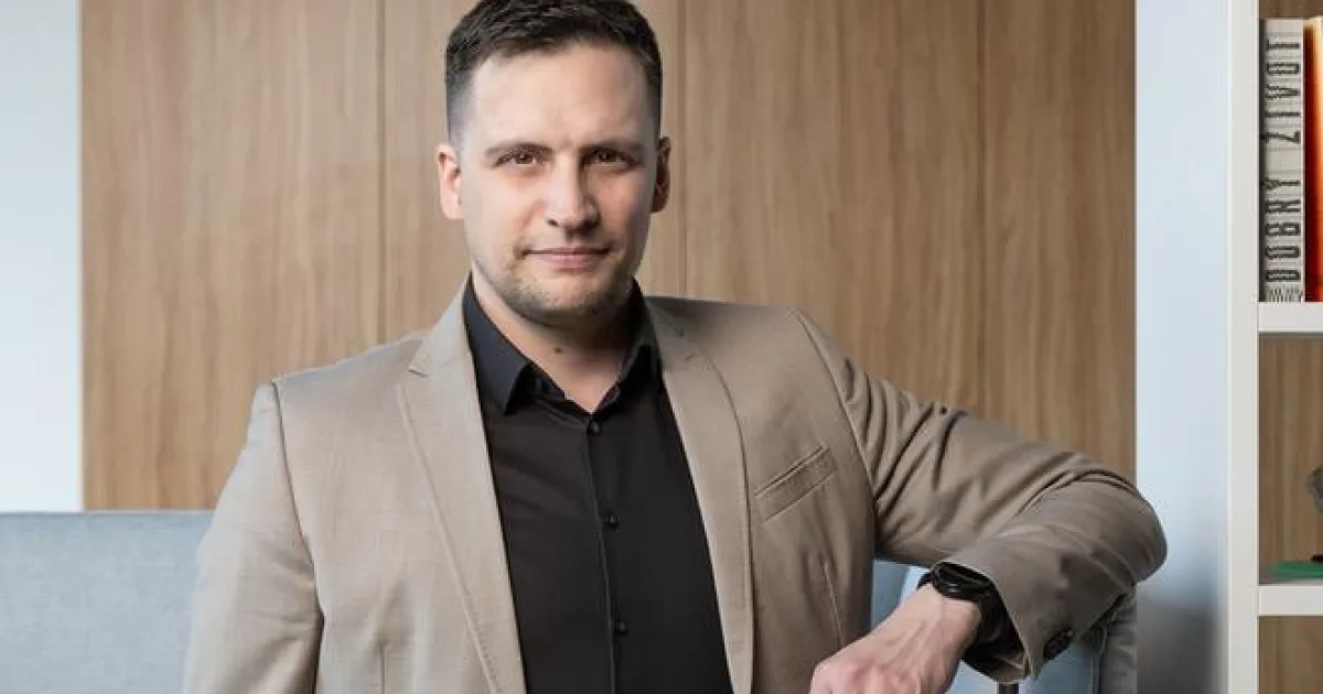 Analytik trhu práce: Ženy s deťmi po návrate do práce zarábajú menej