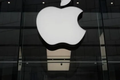 Apple musí zaplatiť 5,7 miliardy dolárov za porušenie patentov