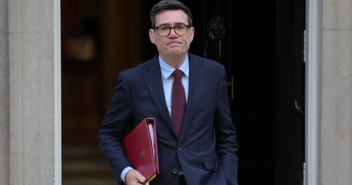 Britský premiér je pripravený urobiť ťažké rozhodnutia na udržanie ekonomiky