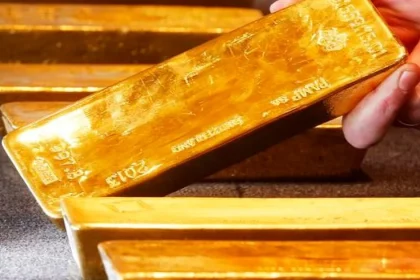 Cena zlata dnes klesla pod úroveň 4350 dolárov za uncu