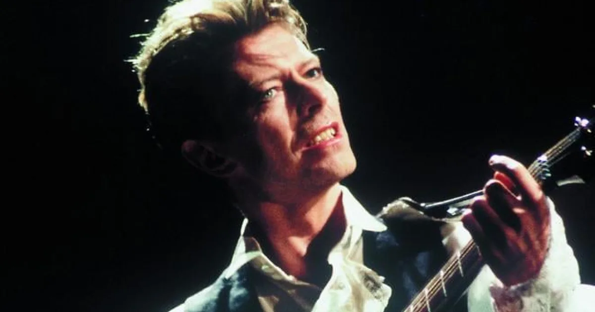 Davie Jones na zabudnutých nahrávkach: Bol iný, než akého sme poznali ako Bowieho