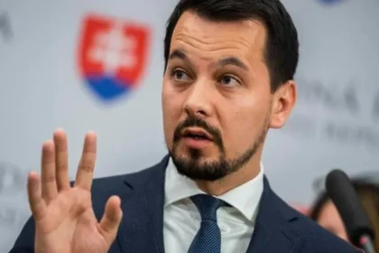 Demokrati: Nové pravidlá v parlamente obmedzujú slobodu prejavu
