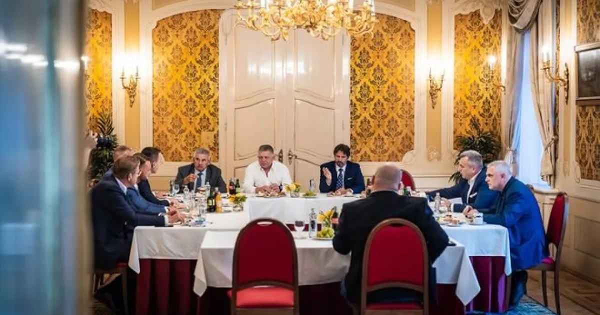 Ficov posledný predvolebný rozpočet: utajenie a zrejme vysoký deficit
