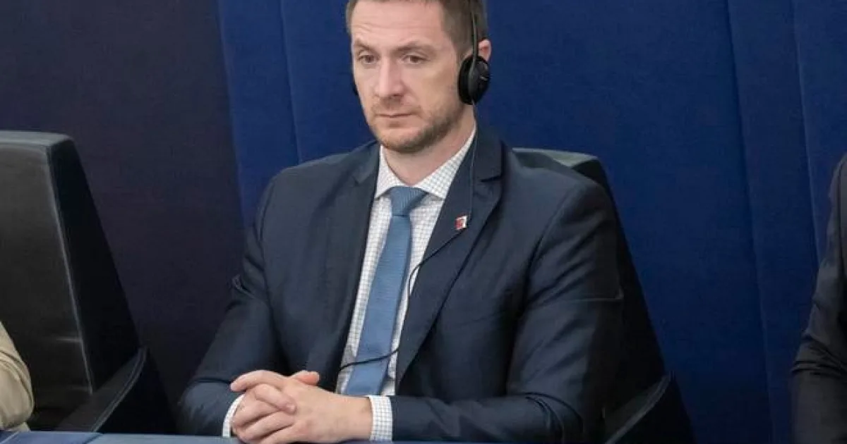 Ficove politické zlyhania stoja za ziskom Republiky
