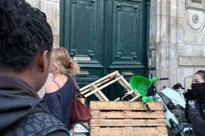 Francúzske školy zachvátili protesty, došlo k zrážkam s políciou