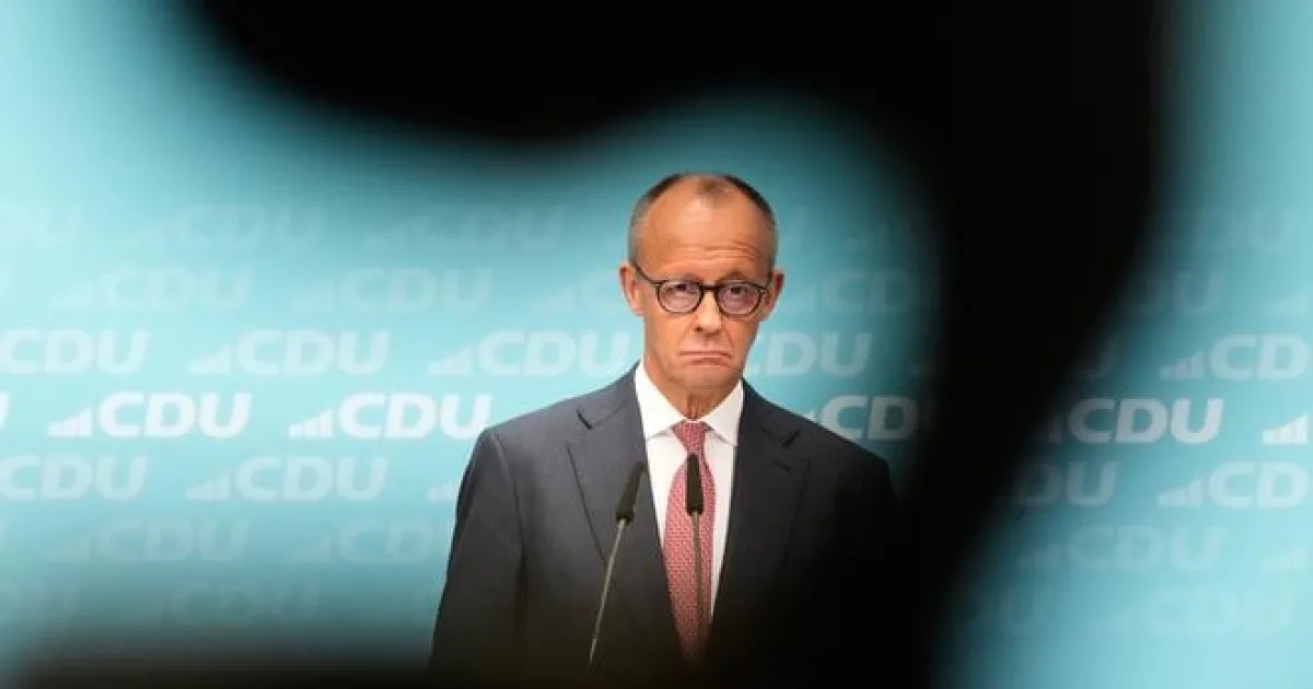 Friedrich Merz musí zostať vo funkcii predsedu CDU