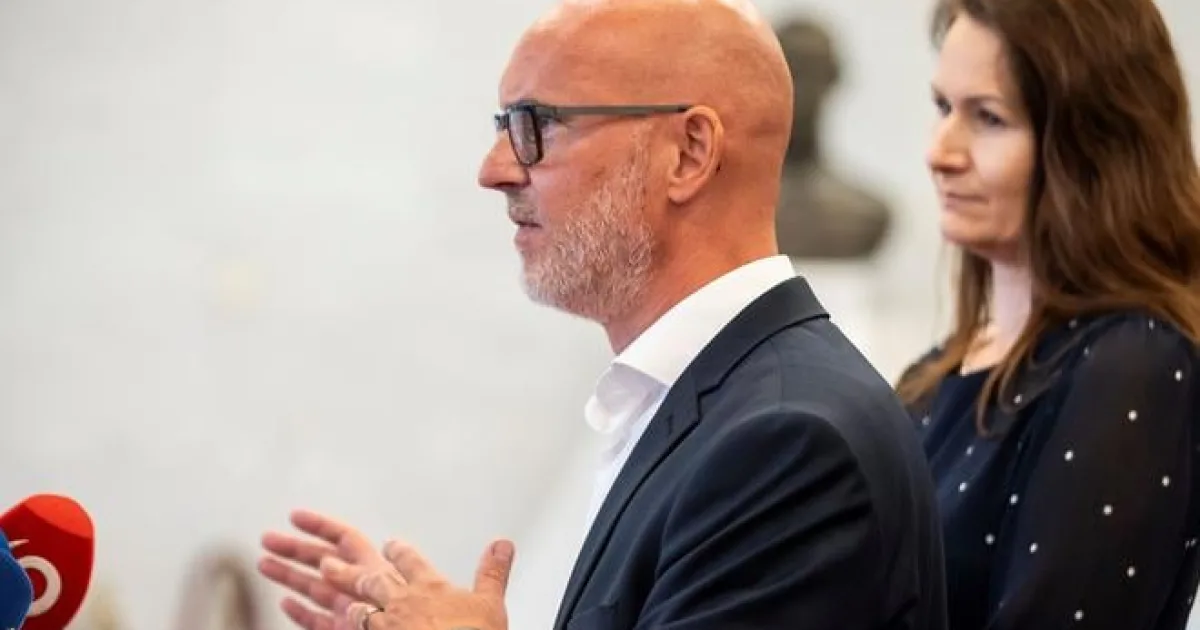 Gröhling kritizoval Danka za ústupky Ficovi a otvorenie schôdze