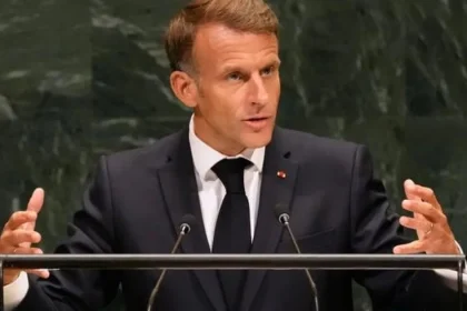 Izrael odsúdil „grotesknú absurdnosť“ Macronových vyjadrení v OSN o Západnom brehu