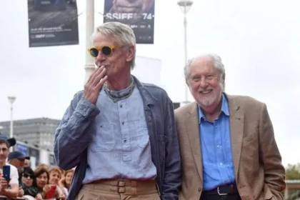 Jeremy Irons: Človeka poznačí, ak zastrelí niekoho, kto sa nemôže brániť zbraňou