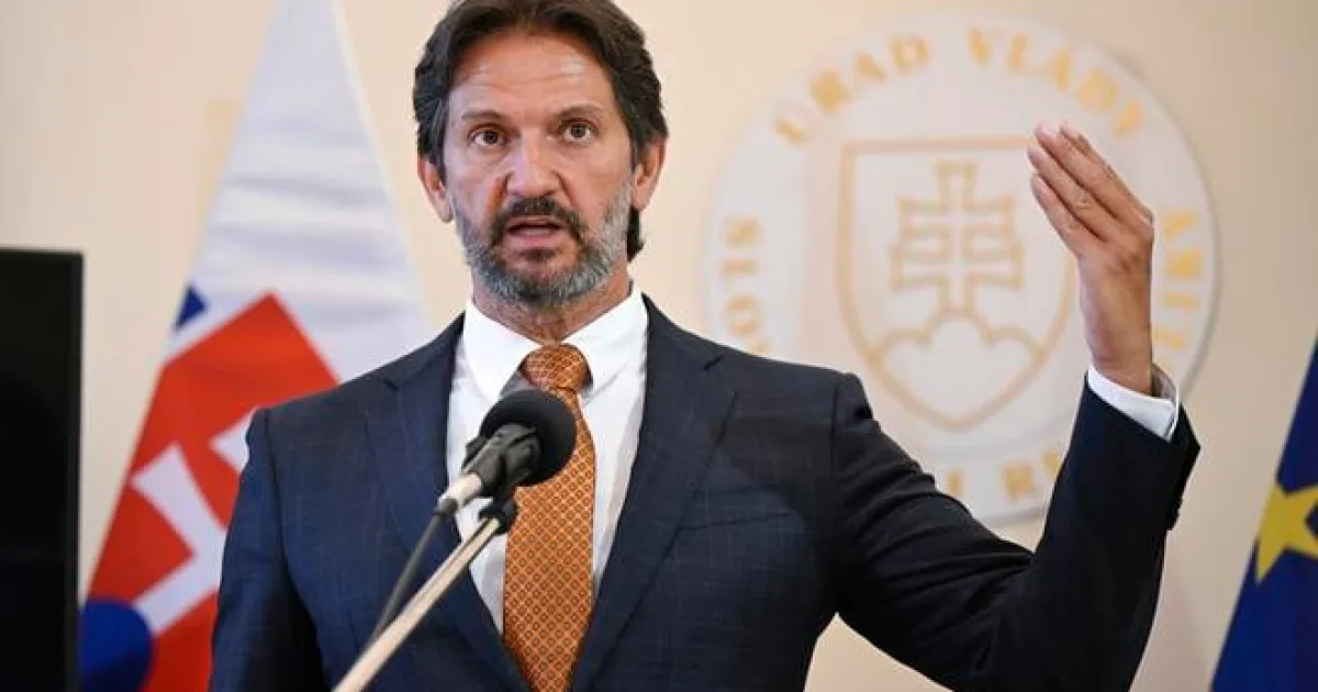 Kaliňák odmieta konflikt záujmov v kauze Strnad, časť vlády ho vidí
