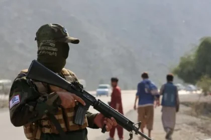 Kandahár, bašta vodcu Talibanu, zasiahol nálet