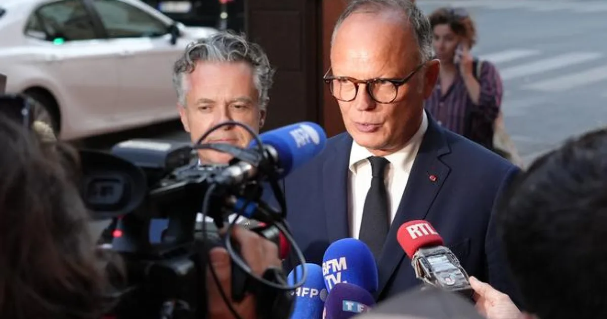 Kandidát centristov zverejnil plány pre budúcnosť dôchodkov vo Francúzsku