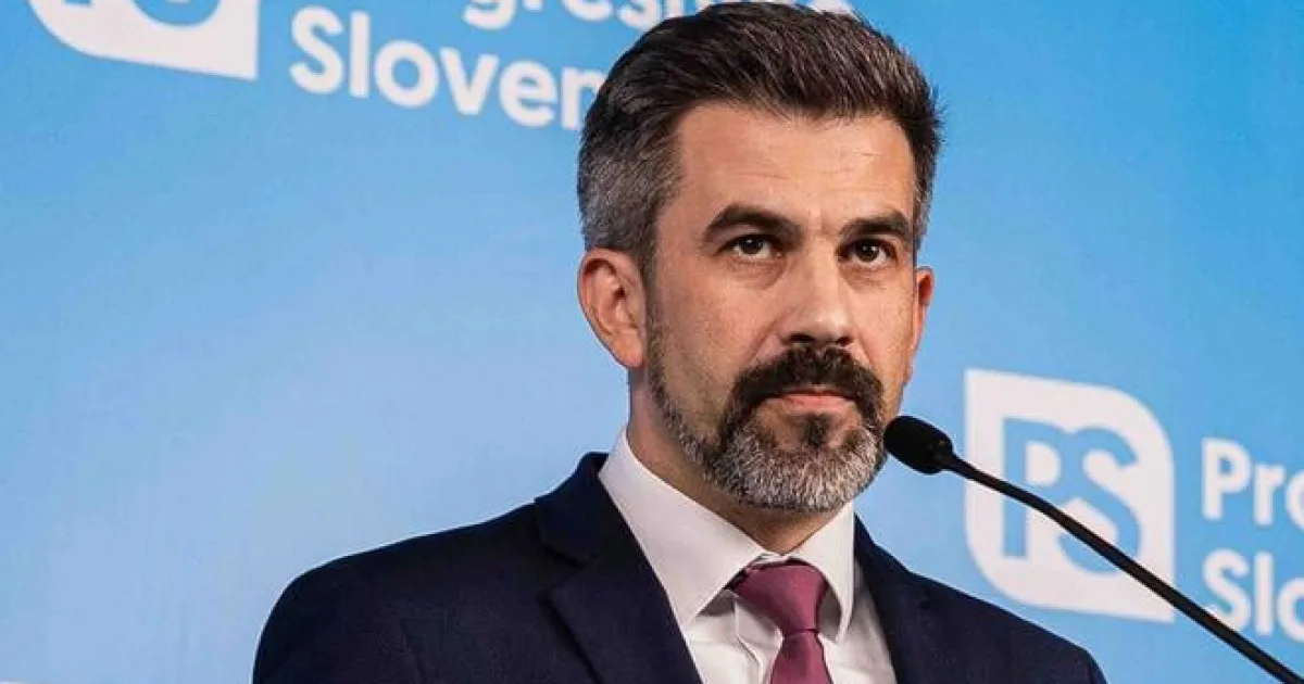 Kritika vlády za JESS a zľavy na hromadnú dopravu zo strany opozície