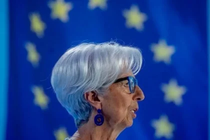 Lagardová: ECB musí na infláciu reagovať opatrne