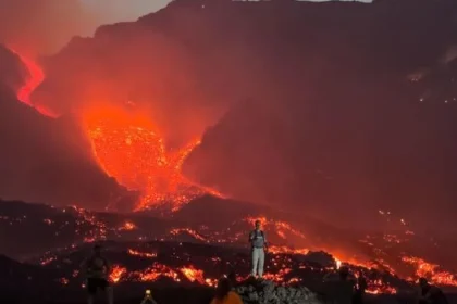 Letisko v talianskej Catanii po troch dňoch opäť otvorili