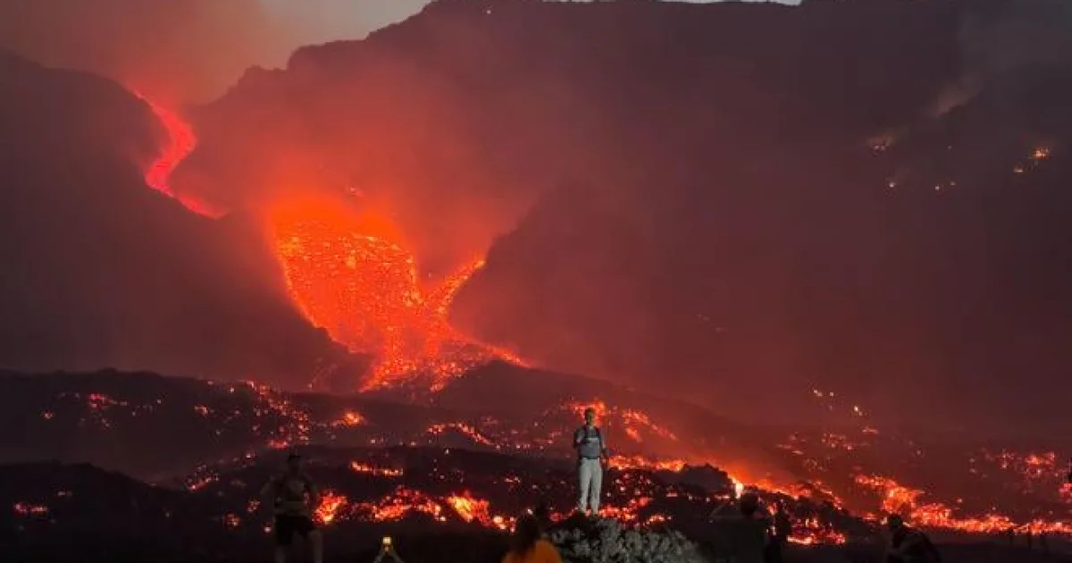 Letisko v talianskej Catanii po troch dňoch opäť otvorili