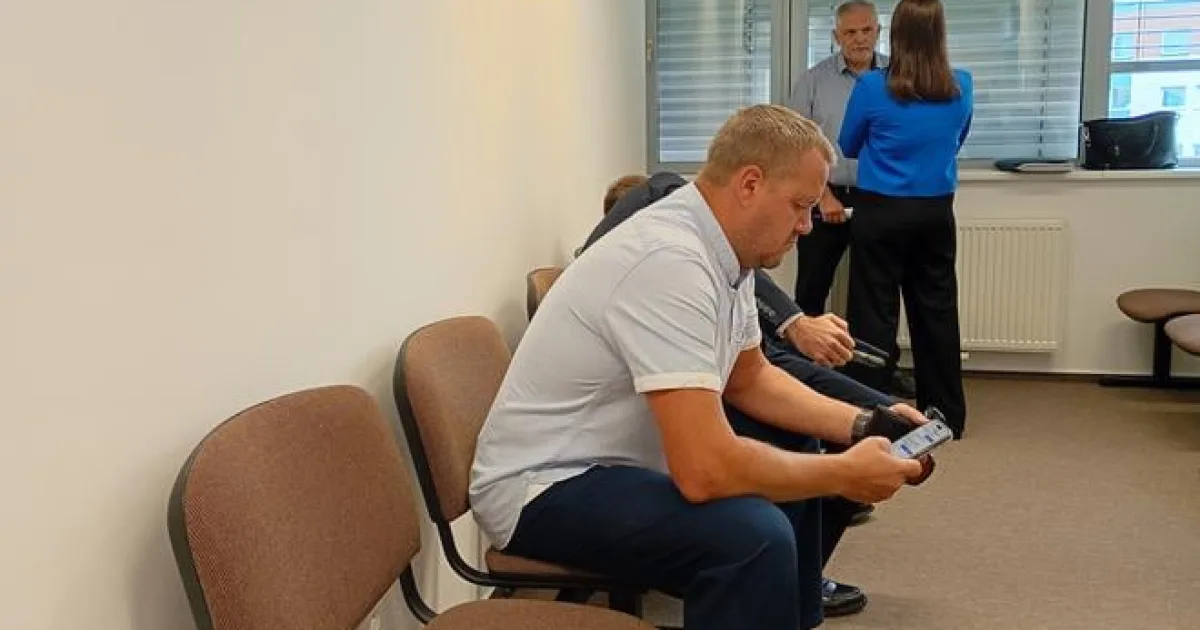 Michelko sa ospravedlnil Čurillovi a plní dohodu s exvyšetrovateľom