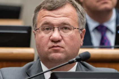 Migaľov štátny tajomník Šalitroš sa chce vrátiť do parlamentu, už to oznámil Ficovi