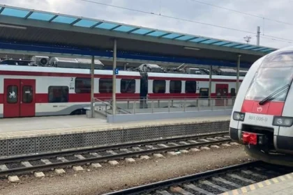 Ministerstvo dopravy zvažuje zníženie veku pre príplatok za lístok vo vlaku