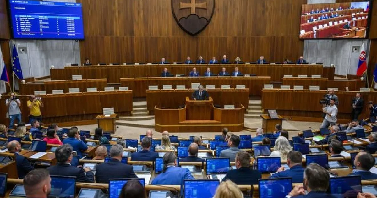 Na programe takmer 300 bodov, schôdza sa začína v utorok