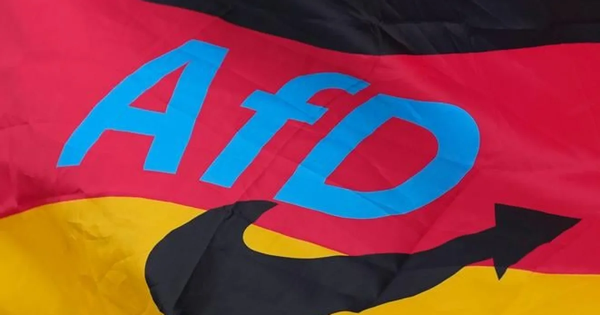Nemecká polícia prehľadala dom spolupracovníka kandidátky AfD pred voľbami v Berlíne