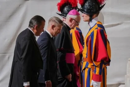 Pápež Lev XIV. prijal maďarského premiéra Magyara, ktorý ho pozval na návštevu Maďarska