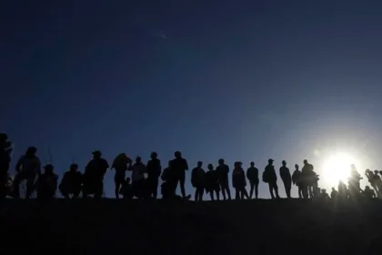 Paríž a Londýn chcú ukončiť dohodu o prijímaní a návrate migrantov