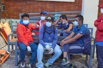 Pátranie na Himlung Himal prerušilo počasie