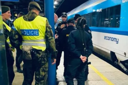 Polícia skontrolovala nelegálnu migráciu vo vlakoch na hraniciach s Českom