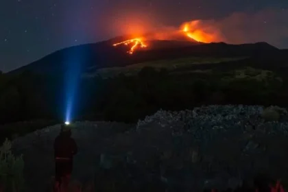Popol z Etny opäť ochromil letisko v Catanii