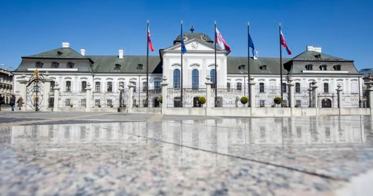 Práce na nádvorí Grasalkovičovho paláca napredujú podľa plánu