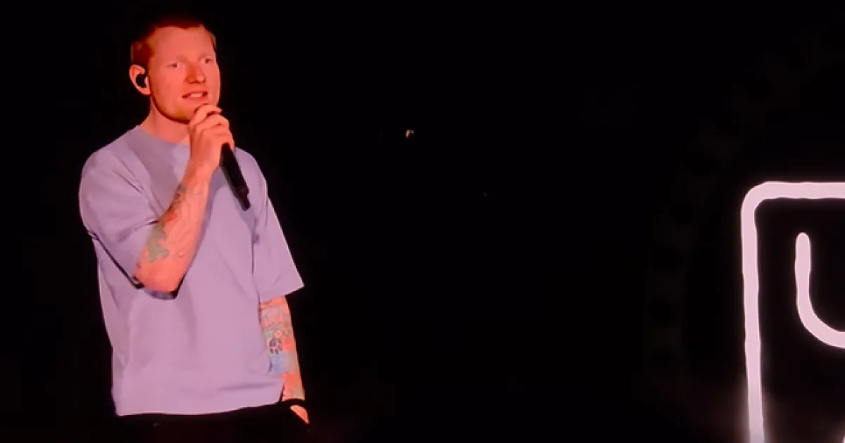 Prečo sa Ed Sheeran nevyrovná legendárnym Beatles?