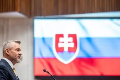 Prezident priznal nižšiu životnú úroveň a vláde vyčítal zvyšovanie platov