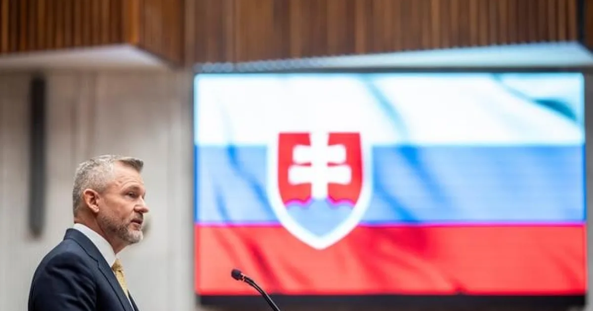 Prezident priznal nižšiu životnú úroveň a vláde vyčítal zvyšovanie platov
