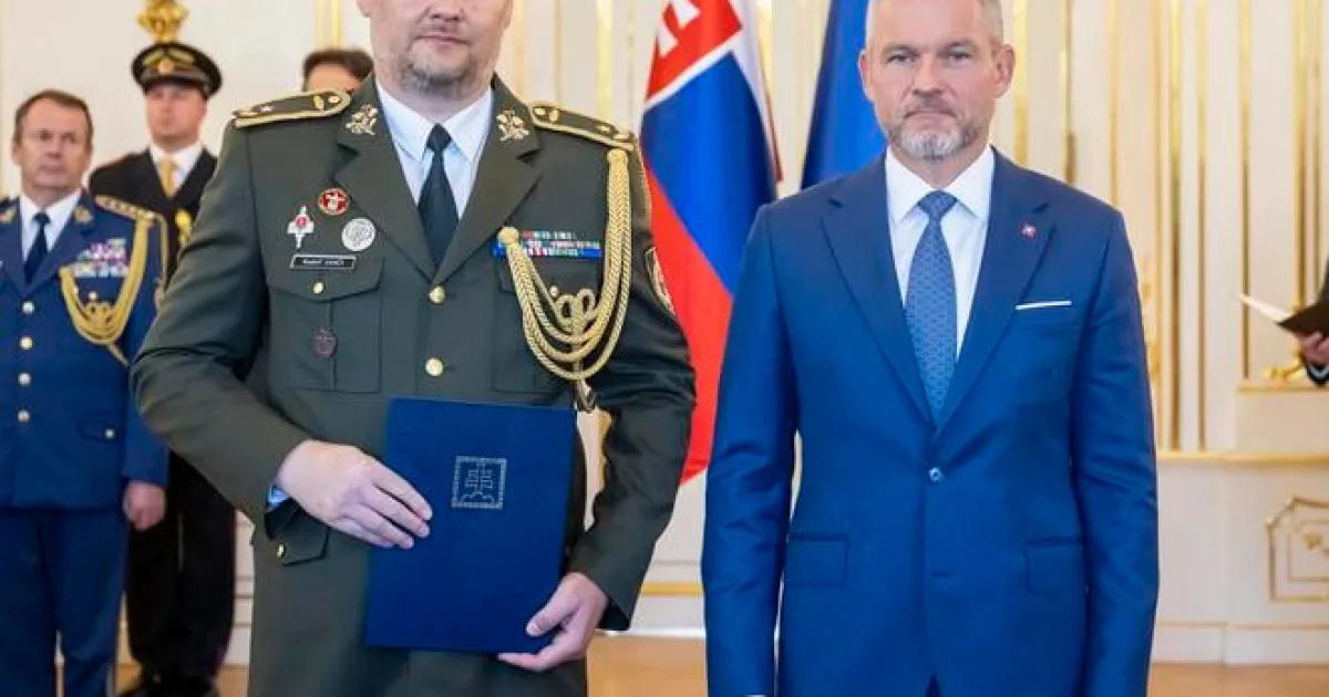 Prezident vymenoval a povýšil jedenásť generálov