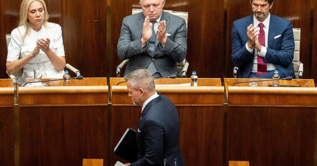 Ranný brífing: Koalícia mohla Pellegrinimu tlieskať, po kozmetičke dozoruje roľník